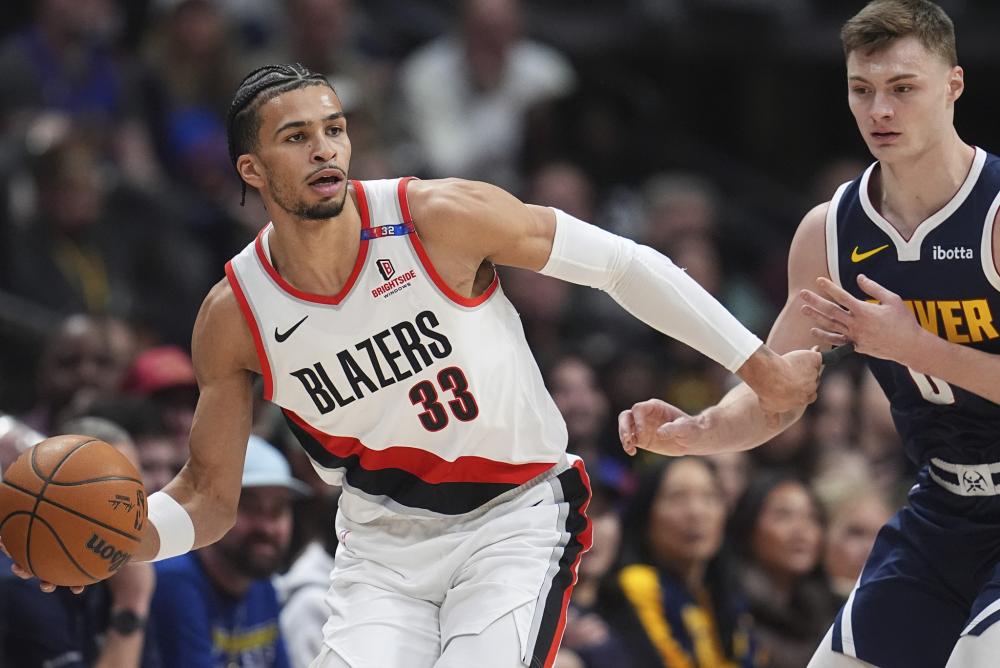 聚光灯下 聚光灯下